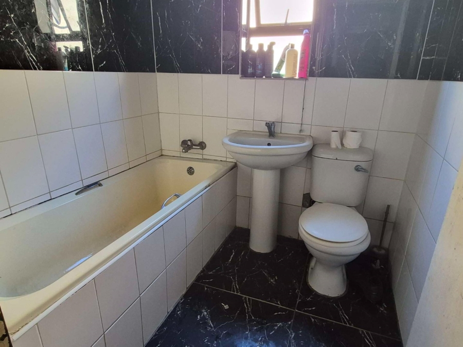 3 Bedroom Property for Sale in Zwide Eastern Cape